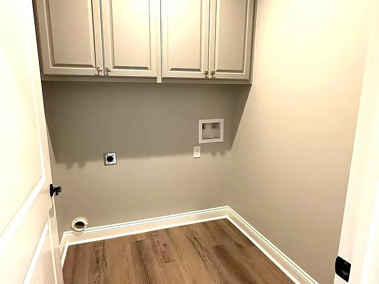 130 Liberty Dr — Photo 12
