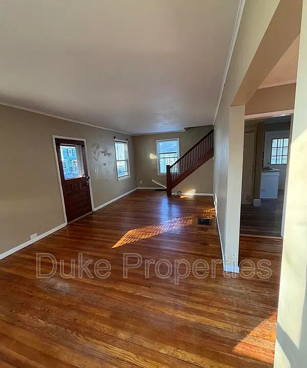 133 Chapman Ave