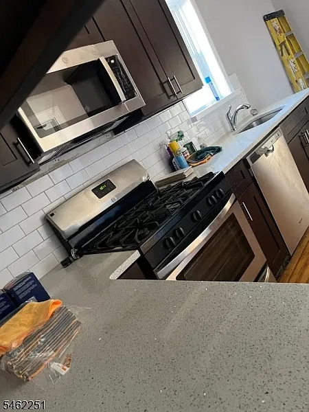 2 bed, 1.0 bath, $1,850 — Photo 4