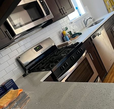 4th image of 660 Summer St