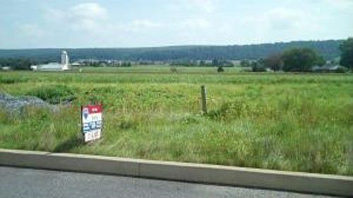 2nd image of 565 Daisy Dr
