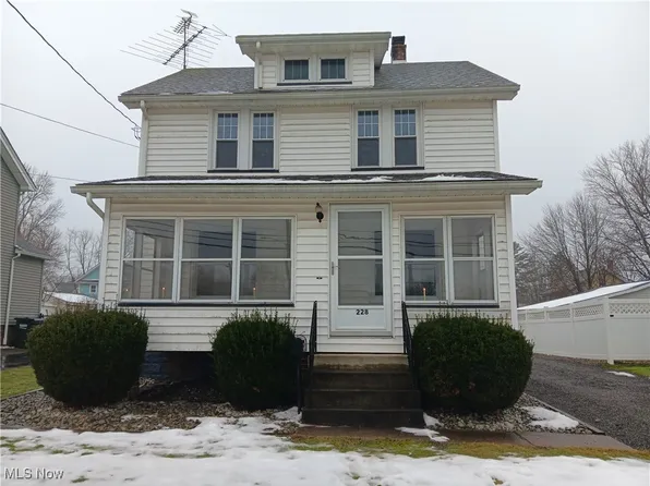 228 Arlington Blvd, Newton Falls, OH 44444