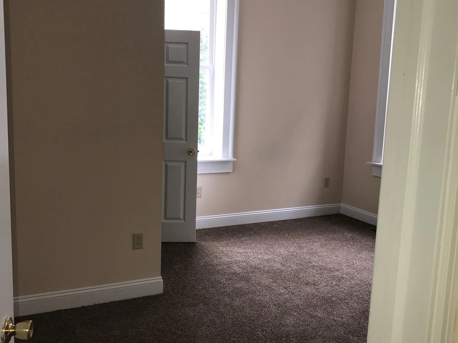 4 bed, $2,500 — Photo 3