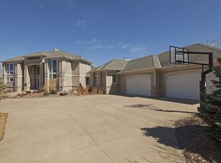 8 Troon Ct, White Bear Lake, MN 55110