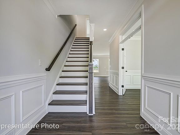 4th image of 5104 Heathland Dr #73
