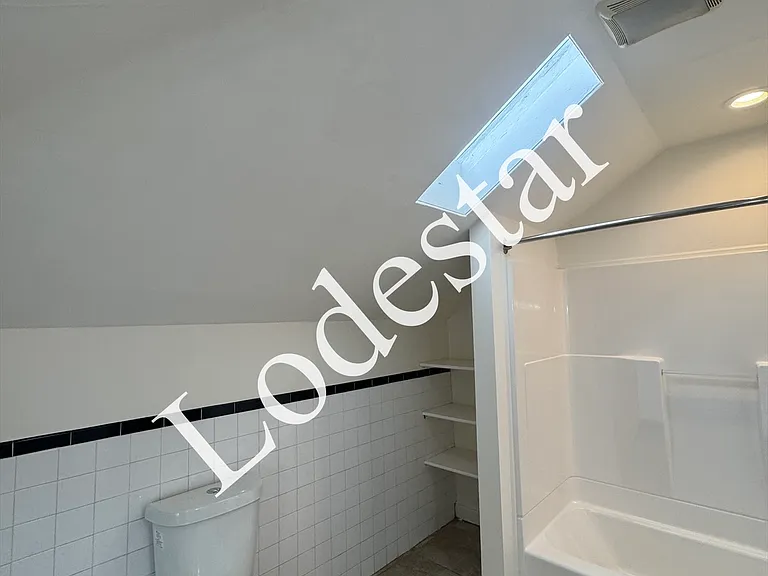 302 Carolina St #C — Photo 7
