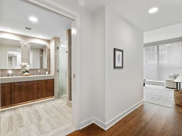 1200 Avenue At Port Imperial image 13 of 28