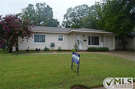 1st image of 213 Midway Dr W
