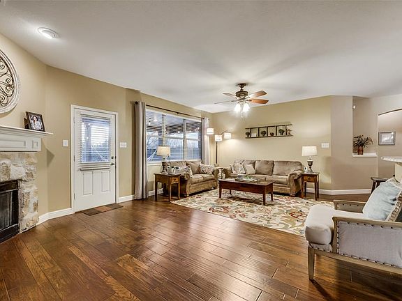 4th image of 3920 Eaglerun Dr