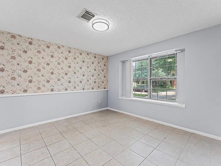 11914 Meadowtrail Ln — Photo 6