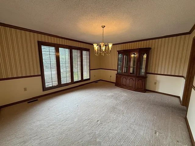 590 Wedgwood Dr — Photo 32