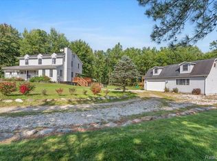 49102 Sherwood Rd, Belleville, MI 48111