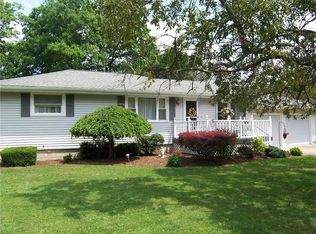 5775 Daniel Dr, Hermitage, PA 16148