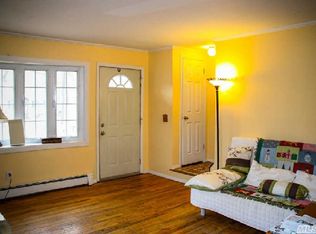 12 Andrea Ct, Riverhead, NY 11901