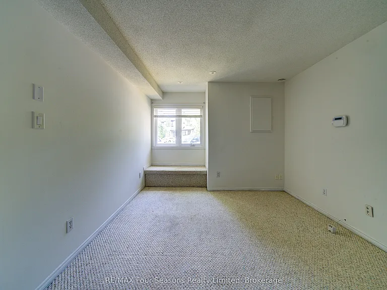5 Harbour St E #1 — Photo 5