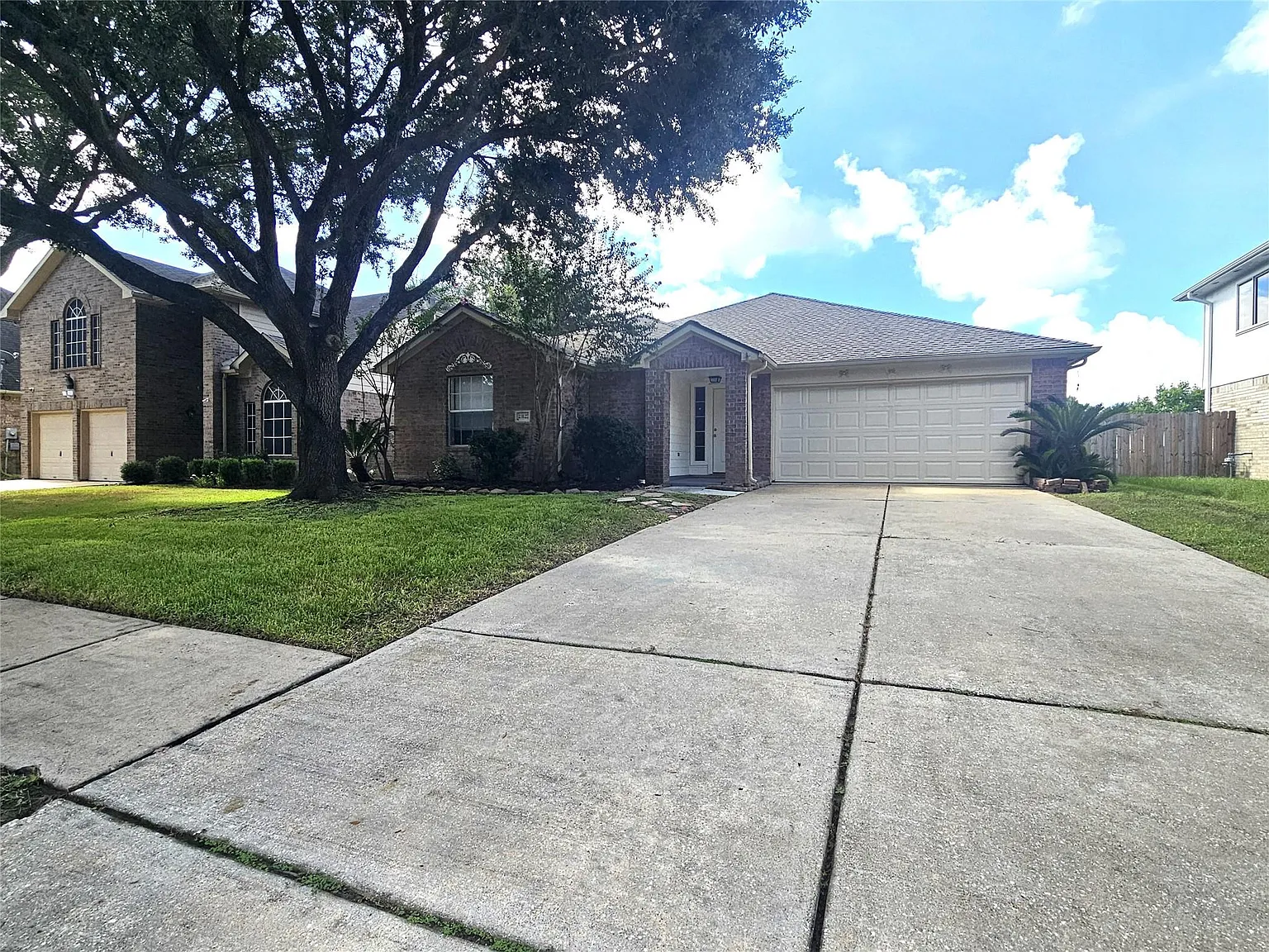 3 bed, 2.0 bath, 1735 sqft, $2,275 — Photo 2