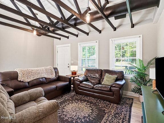4th image of 5021 Ilex Drive