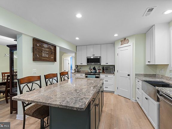 5th image of 26 Viking Ln