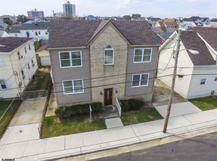 220 N Surrey Ave, Ventnor, NJ 08406