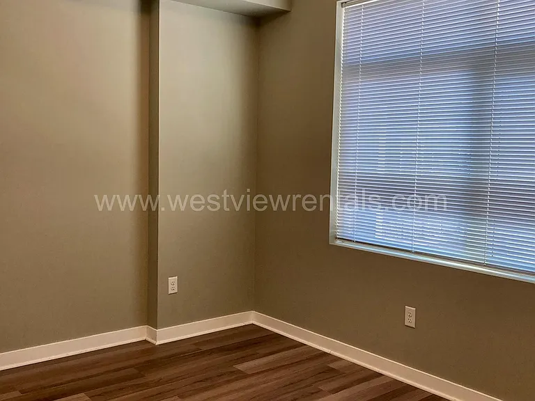 200 E Maple St — Photo 371