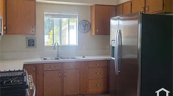 963 W Upland Ave #B-2 — Photo 2