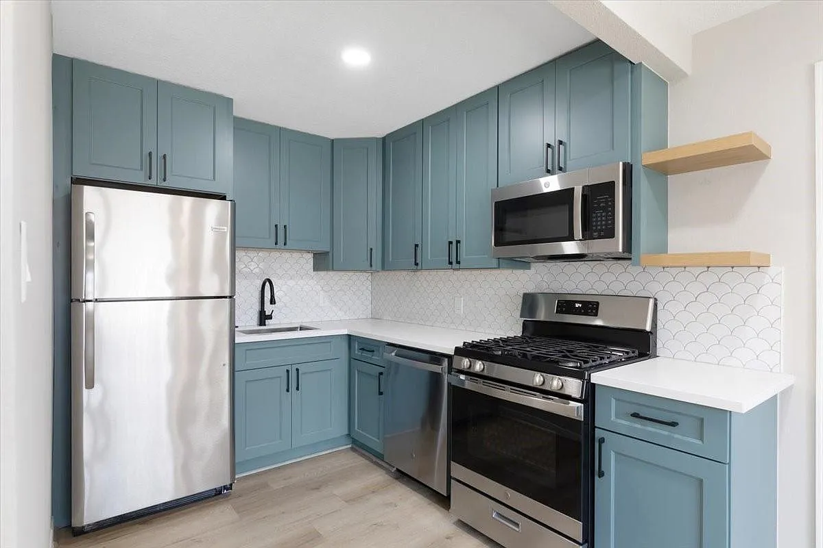 2 bed, 1.0 bath, 700 sqft, $1,600 — Photo 1