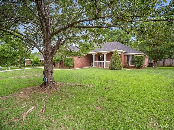 3rd image of 4009 Meadow Run Dr