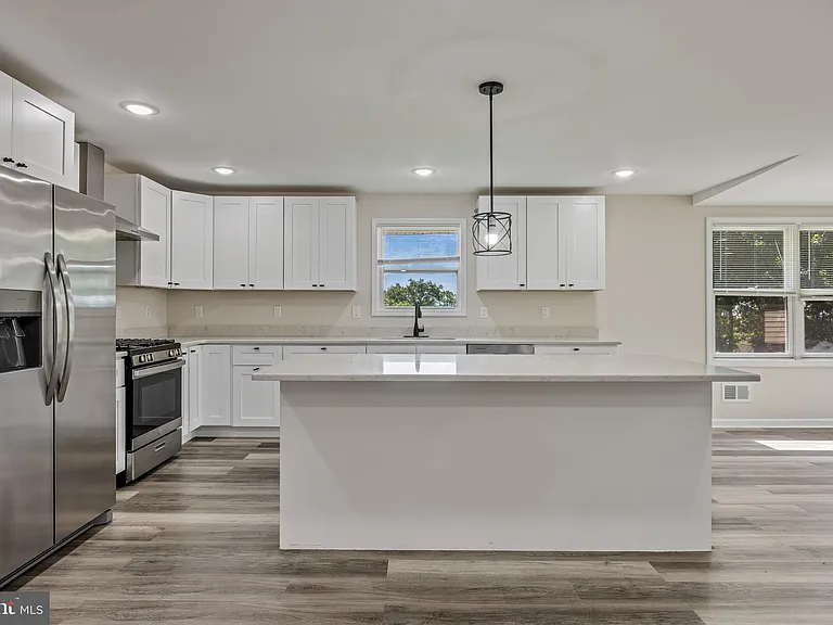 55 Shawnee Ave — Photo 13