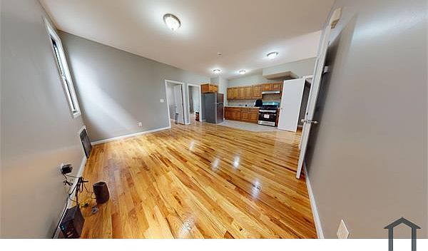 1st image of 122 Targee St #2
