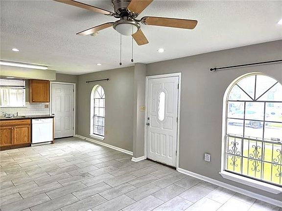 2nd image of 3709 Bunkerhill Dr
