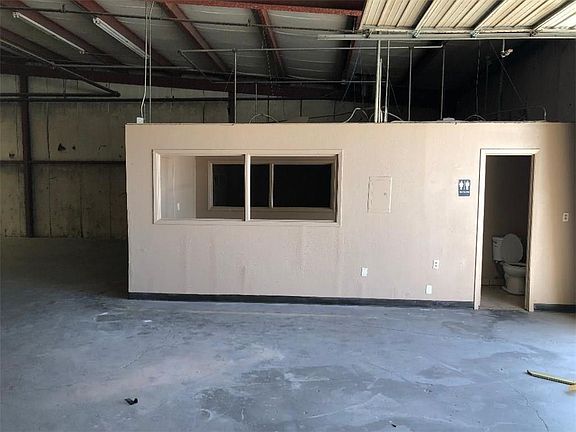 4th image of 900 Hawkins Blvd Ste D5
