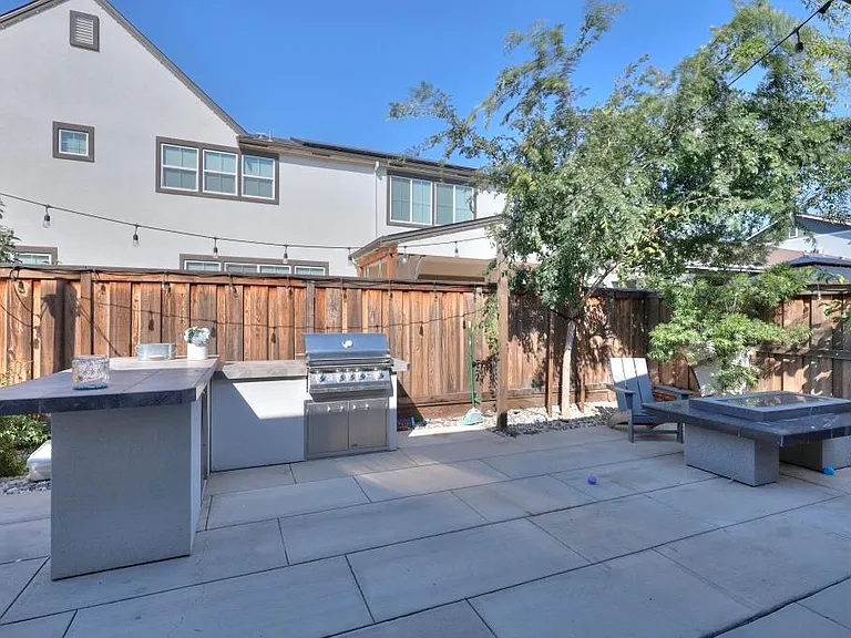 2995 Middlebury Dr — Photo 27