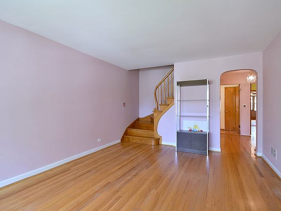2nd image of 7243 W Palatine Ave