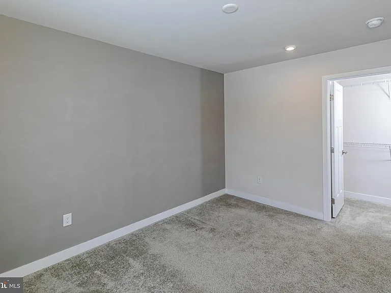 2410 Lenox Dr — Photo 22