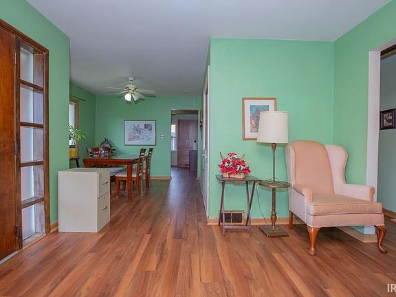 4th image of 6504 Lincoln Ave