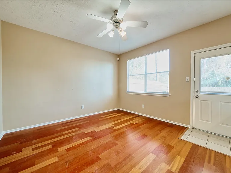 2831 Hackamore Hollow Ln — Photo 13