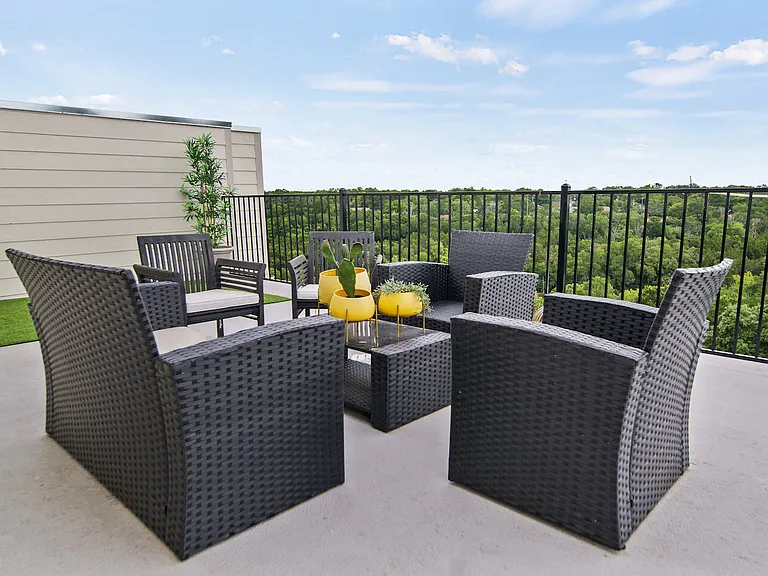 3BD, 3.5BA - 2926SF - Private Terrace