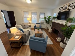 1375 Somerset Ave, Grosse Pointe, MI 48230