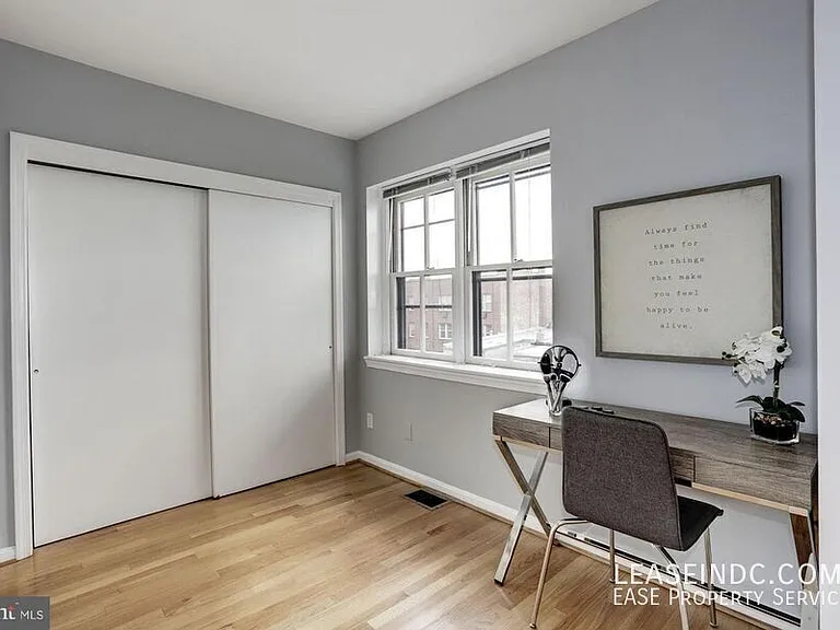 410 11th St NE #17 — Photo 18
