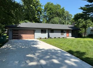 4806 Belinder Ct, Westwood, KS 66205