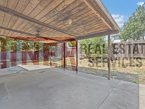 4th image of 23 Marilyn Cir