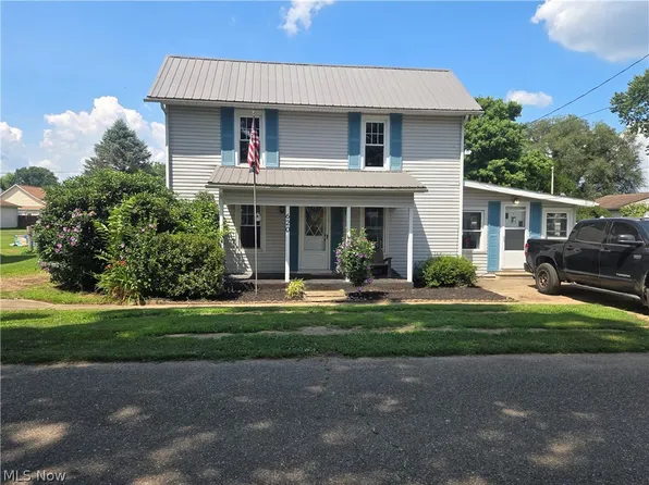 620 Franklin Ave, Conesville, OH 43811