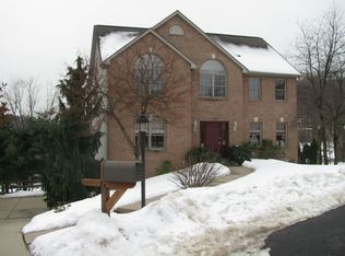 515 Ridge Ct, Cranberry Twp, PA 16066