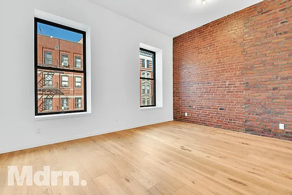 Rented by Mdrn Residential | media 7