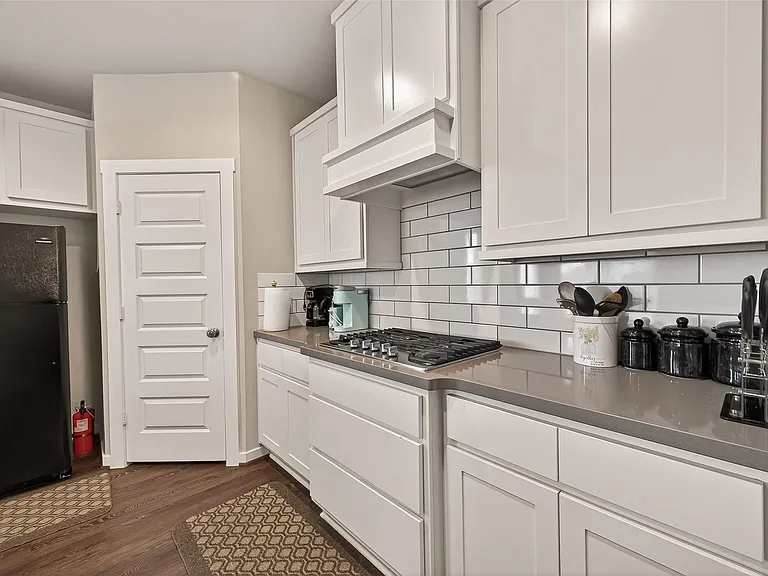 28419 Hazel Trl — Photo 16