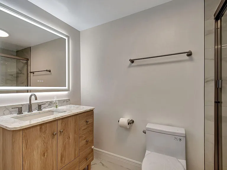 15 S Golfview Rd #204 — Photo 14