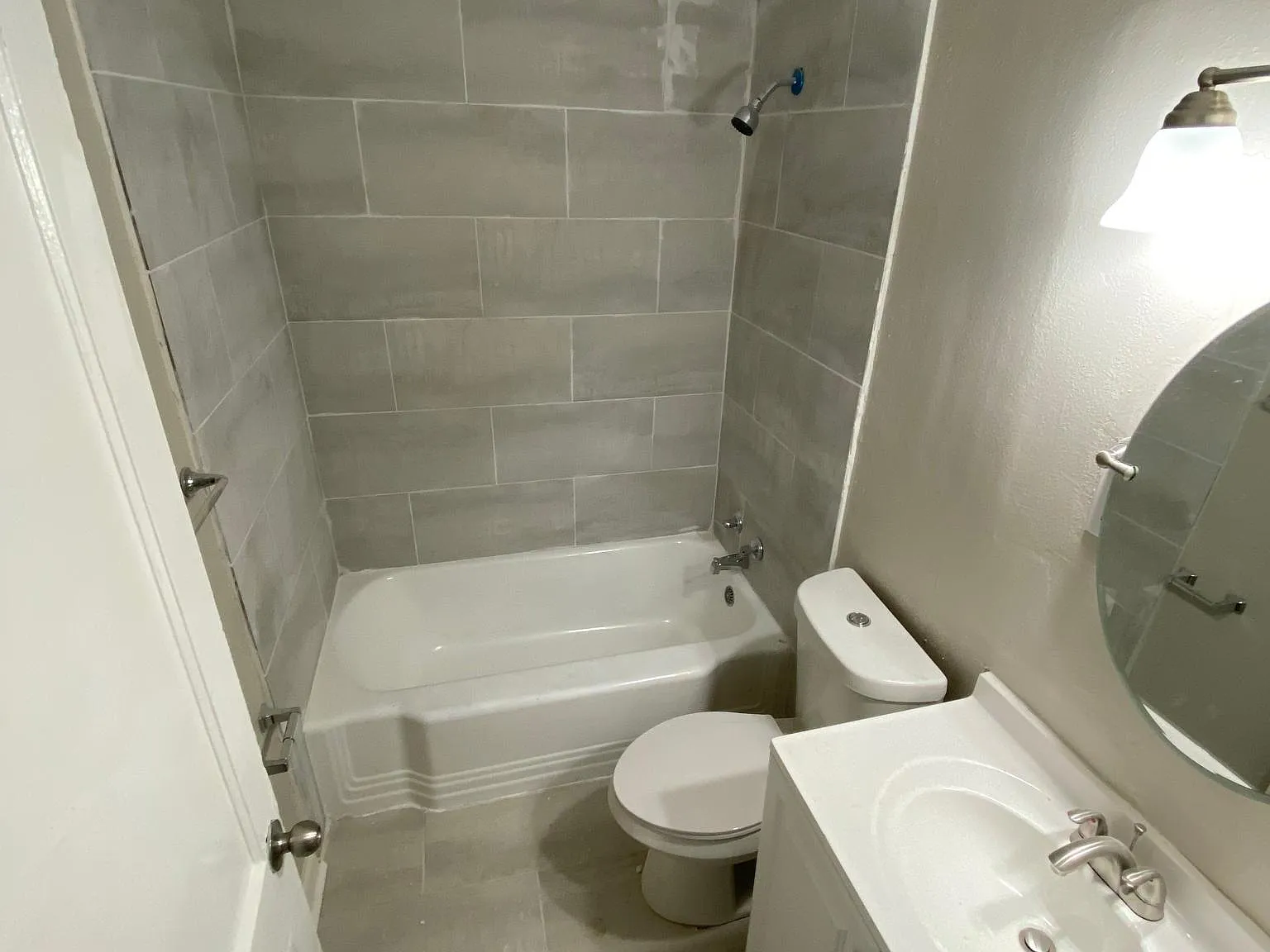 3 bed, 850 sqft, $885 — Photo 4