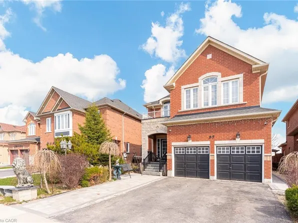 37 Denim Dr, Brampton, ON L6P 2R3