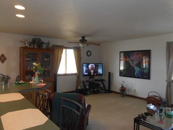 3rd image of 921 Wallbridge Dr