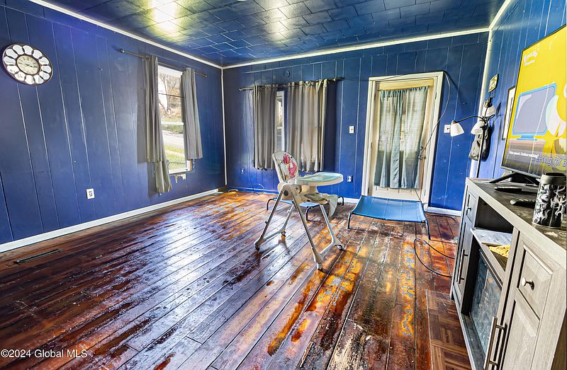 3rd image of 14 Kimball St